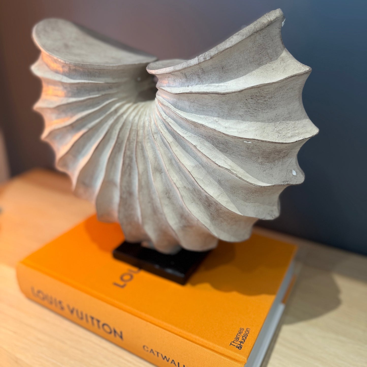 Luxury Stone Look Resin Shell Sculpture Ornament