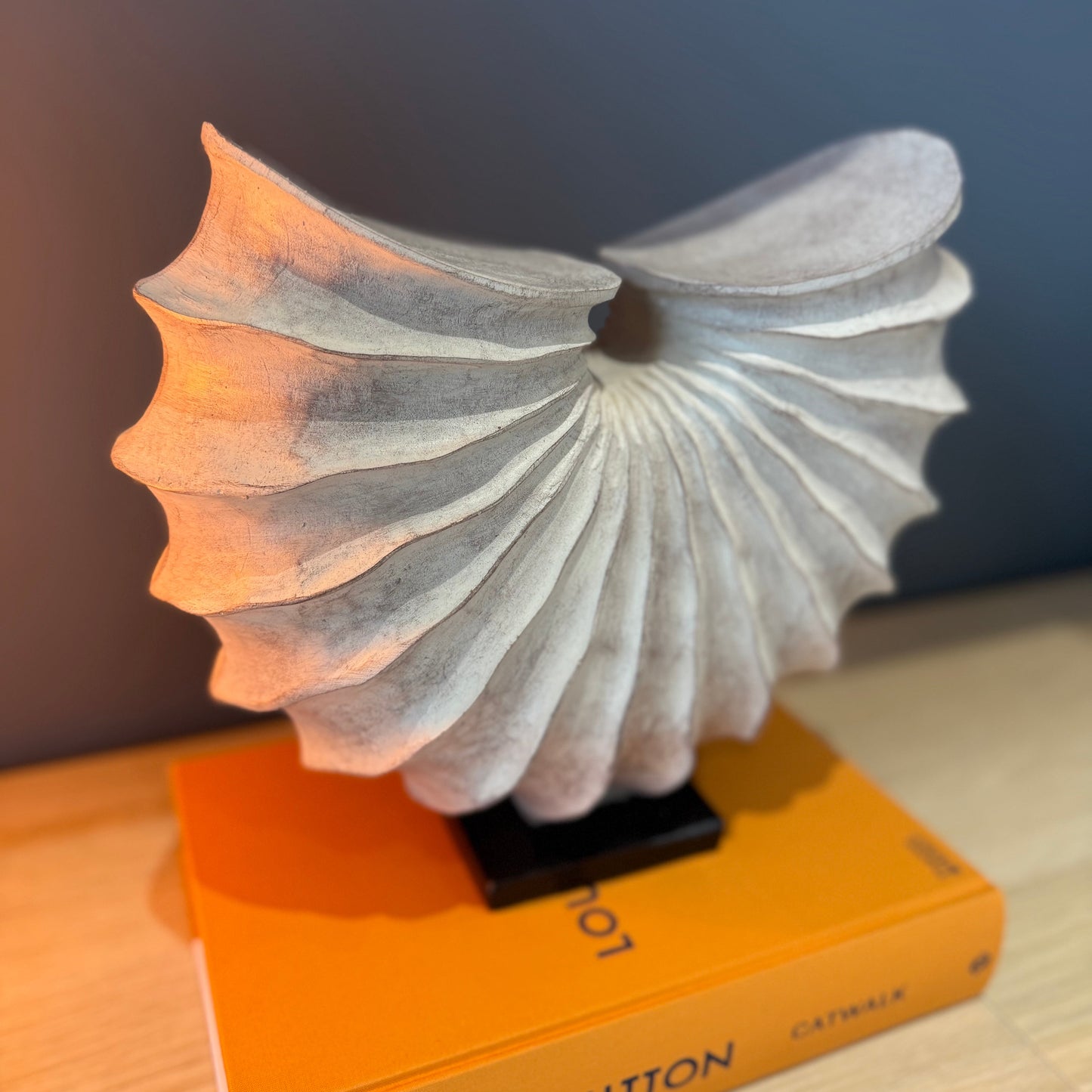 Luxury Stone Look Resin Shell Sculpture Ornament