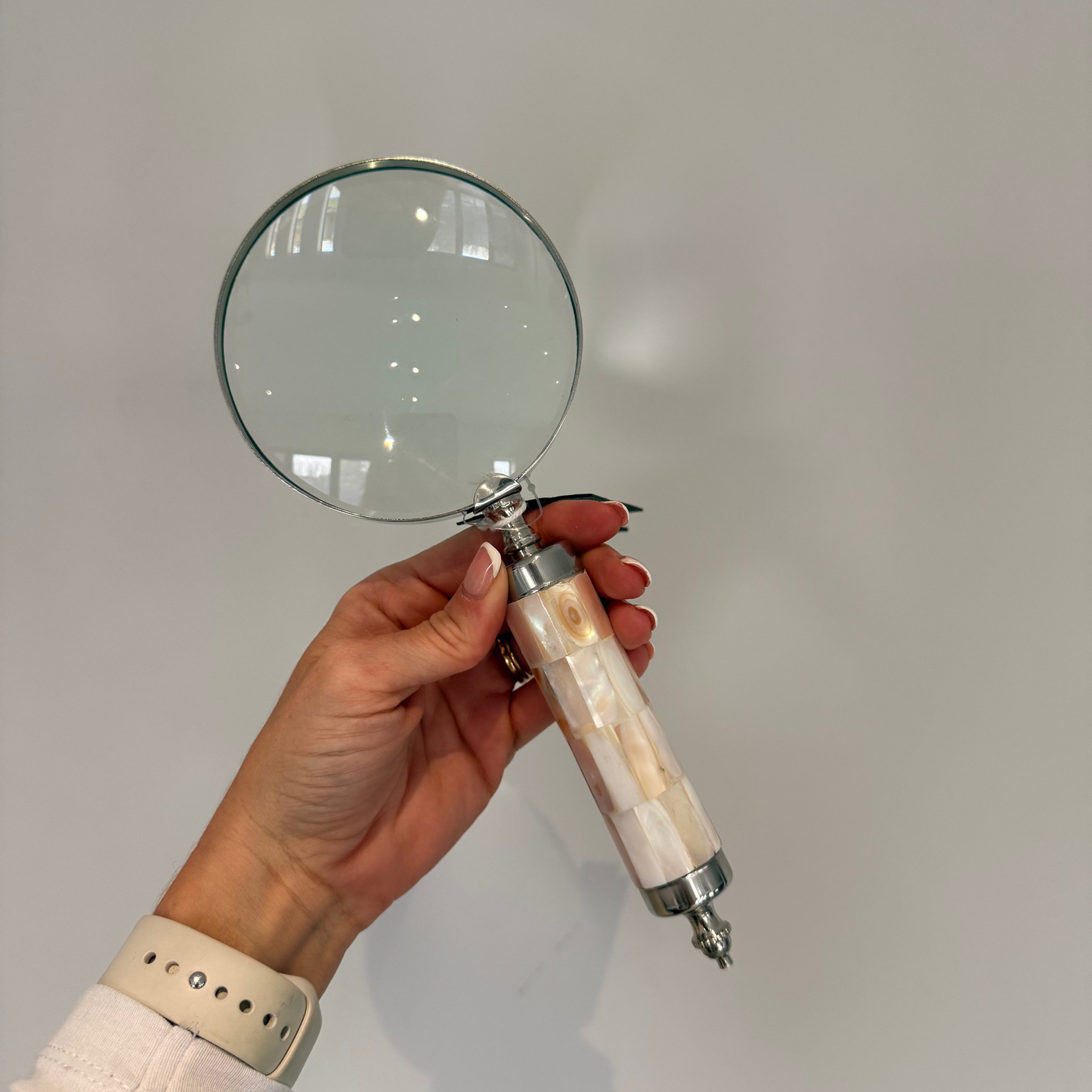 Silver Decorative Magnifying Glass With Shell Handle